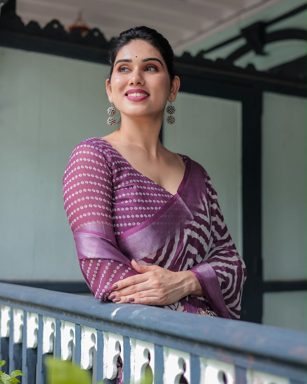 Purple Zahlar Majesty Silver Patta Weaving Linen Cotton Saree with Zigzag Digital Print & Matching Blouse