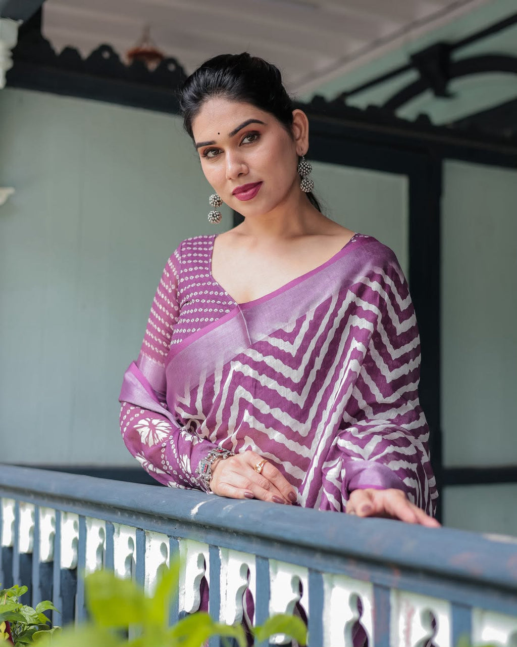 Purple Zahlar Majesty Silver Patta Weaving Linen Cotton Saree with Zigzag Digital Print & Matching Blouse