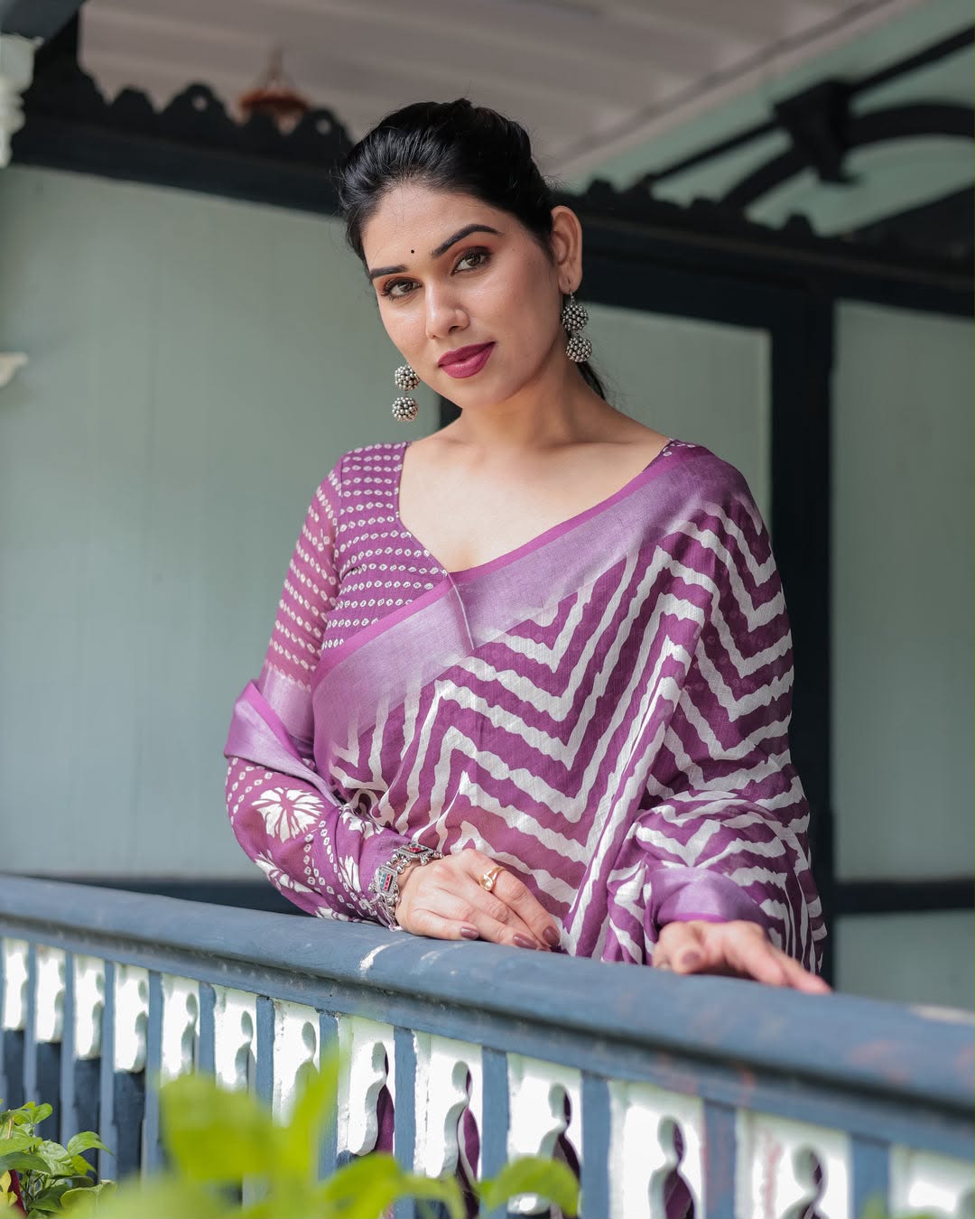 Purple Zahlar Majesty Silver Patta Weaving Linen Cotton Saree with Zigzag Digital Print & Matching Blouse