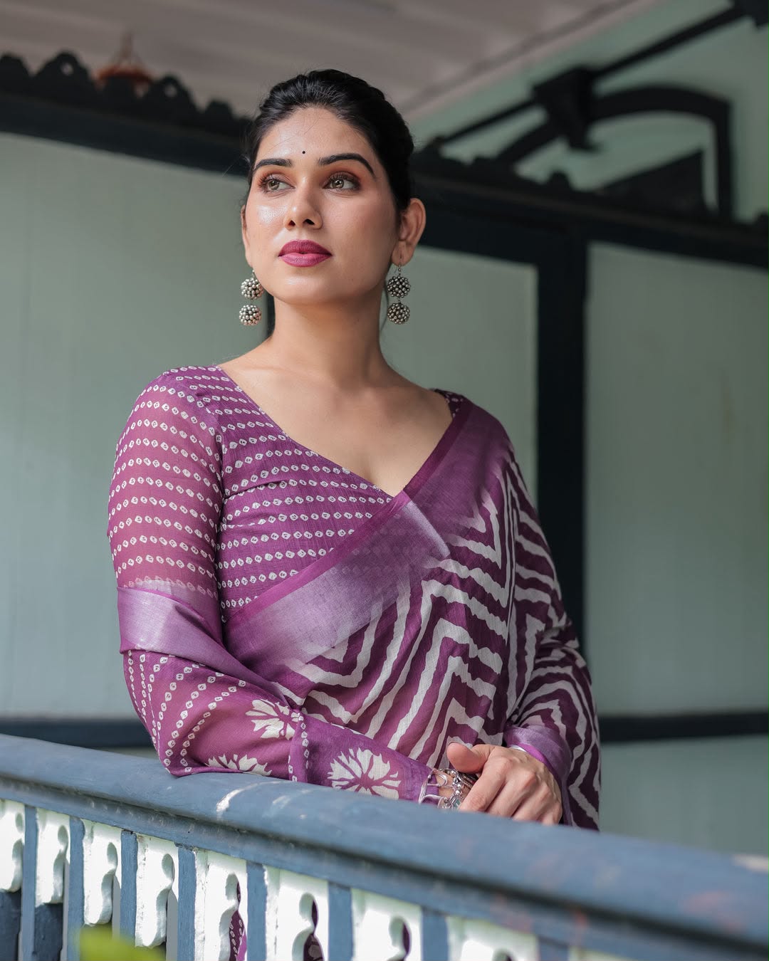 Purple Zahlar Majesty Silver Patta Weaving Linen Cotton Saree with Zigzag Digital Print & Matching Blouse