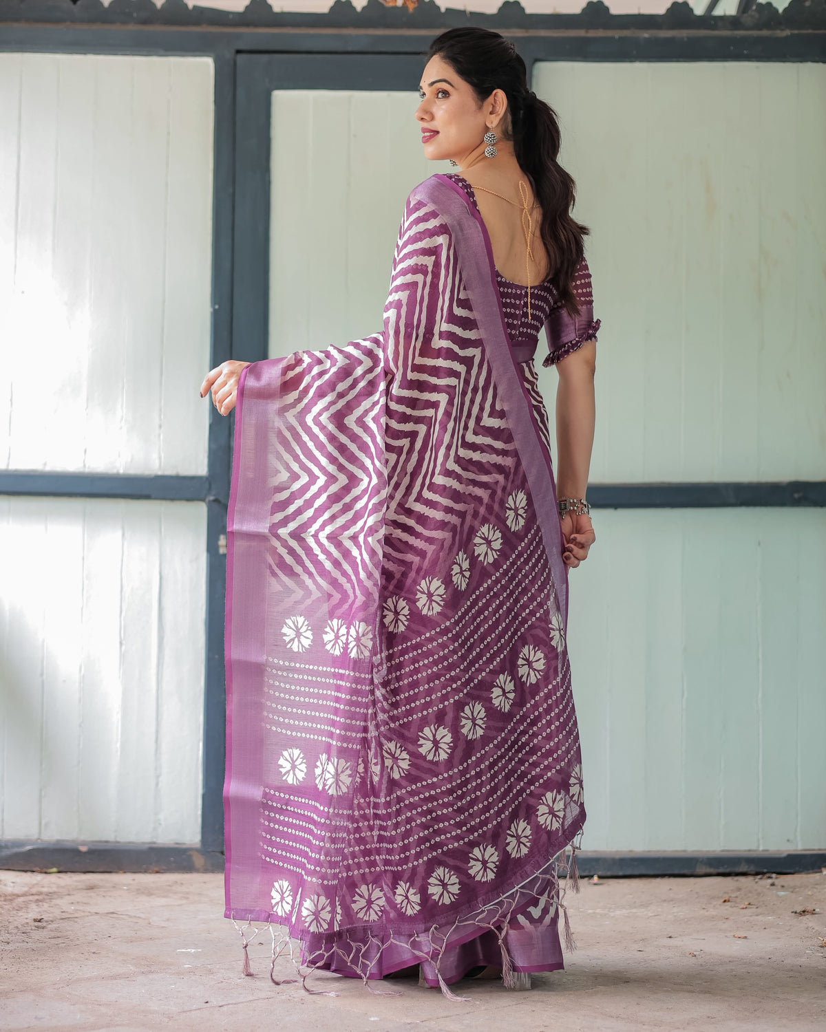 Purple Zahlar Majesty Silver Patta Weaving Linen Cotton Saree with Zigzag Digital Print & Matching Blouse
