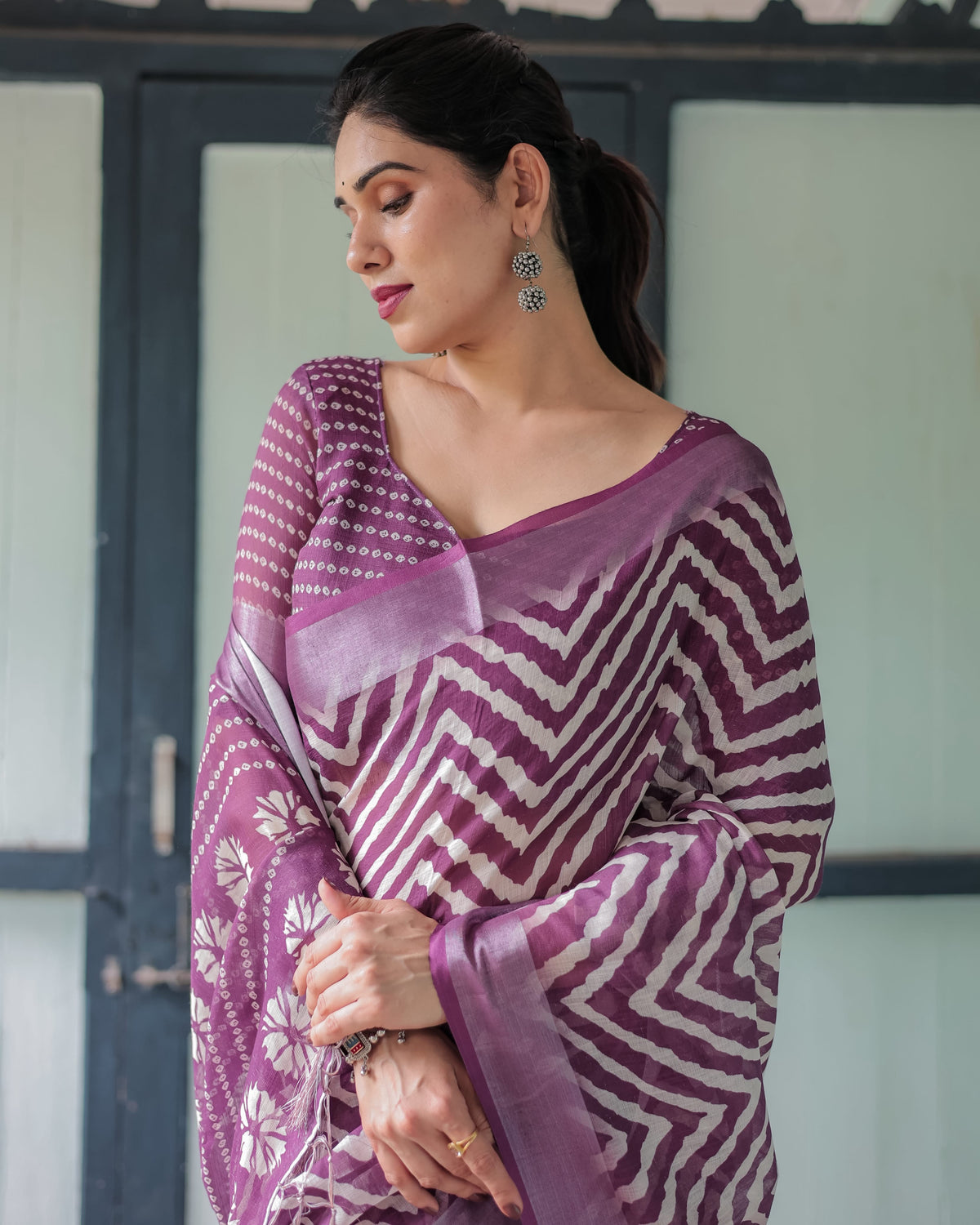 Purple Zahlar Majesty Silver Patta Weaving Linen Cotton Saree with Zigzag Digital Print & Matching Blouse