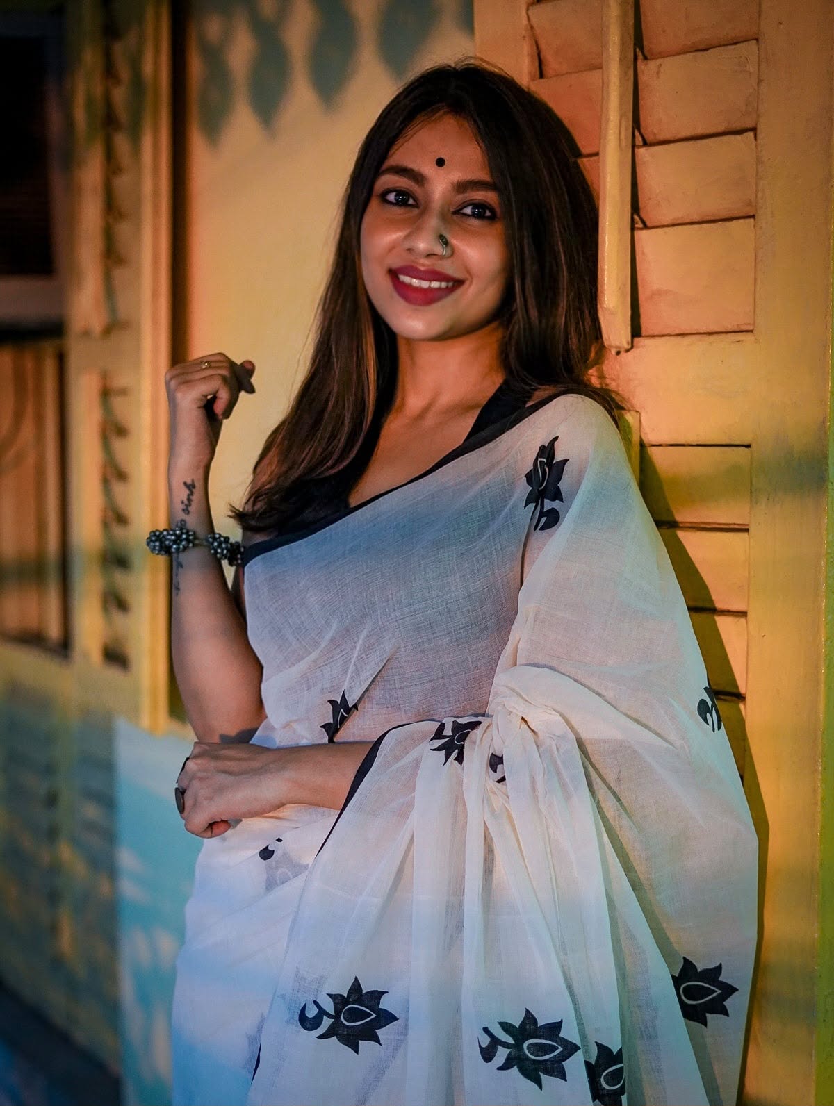 Zahlar Royale Elegant Linen Cotton Digital Printed Saree with Satin Banglory Blouse