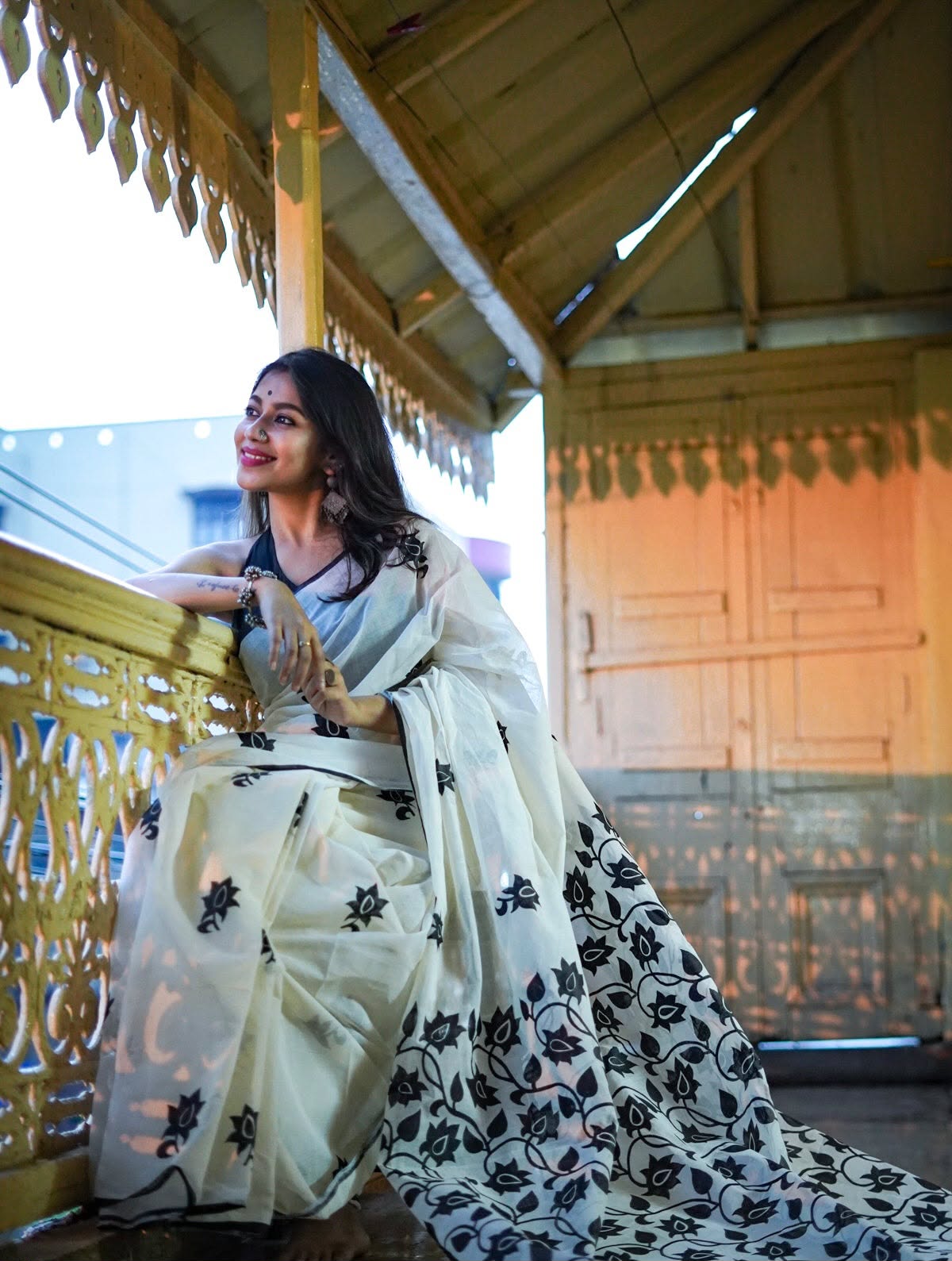 Zahlar Royale Elegant Linen Cotton Digital Printed Saree with Satin Banglory Blouse