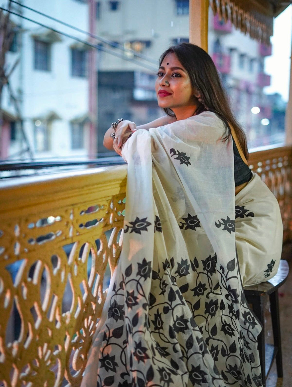 Zahlar Royale Elegant Linen Cotton Digital Printed Saree with Satin Banglory Blouse