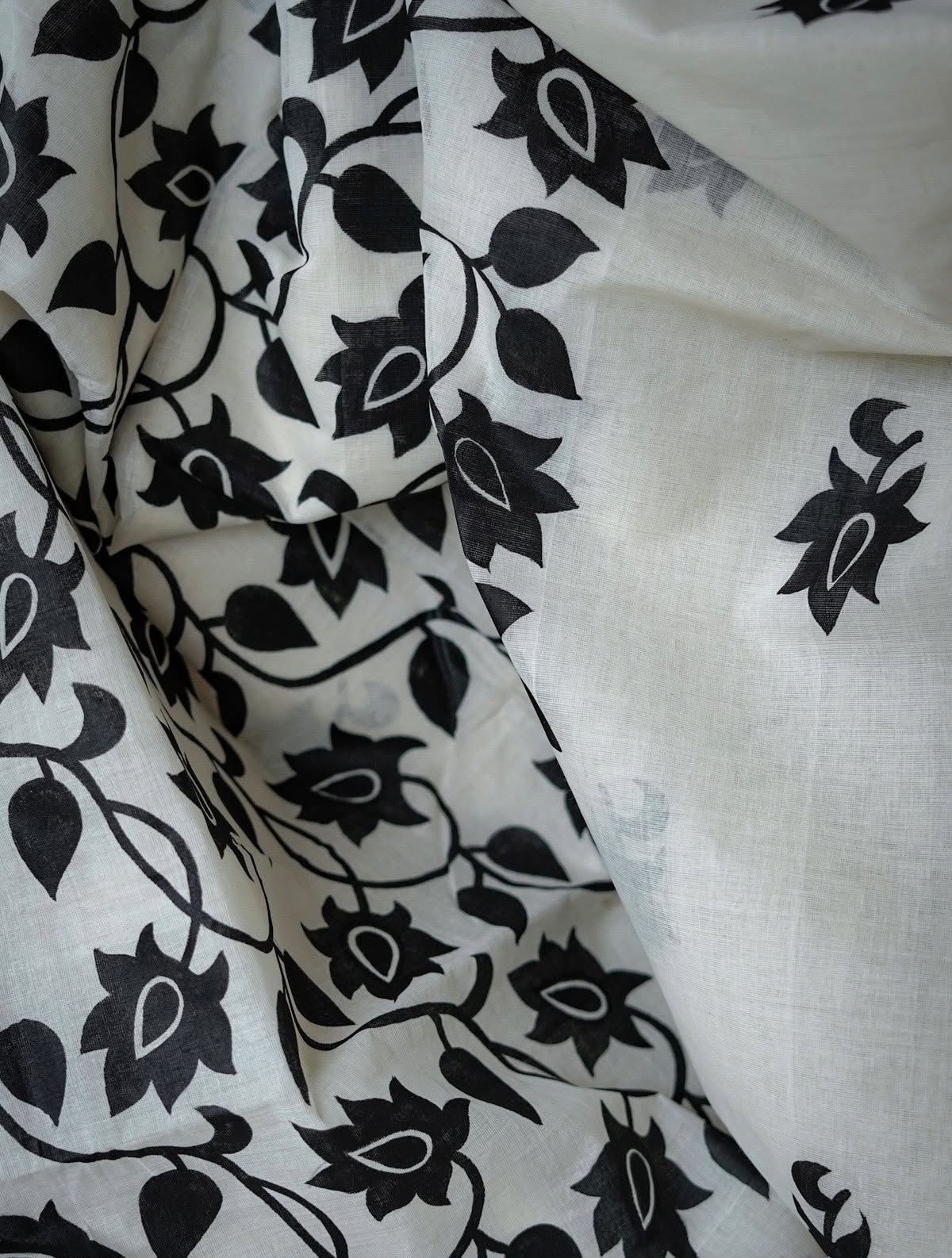 Zahlar Royale Elegant Linen Cotton Digital Printed Saree with Satin Banglory Blouse