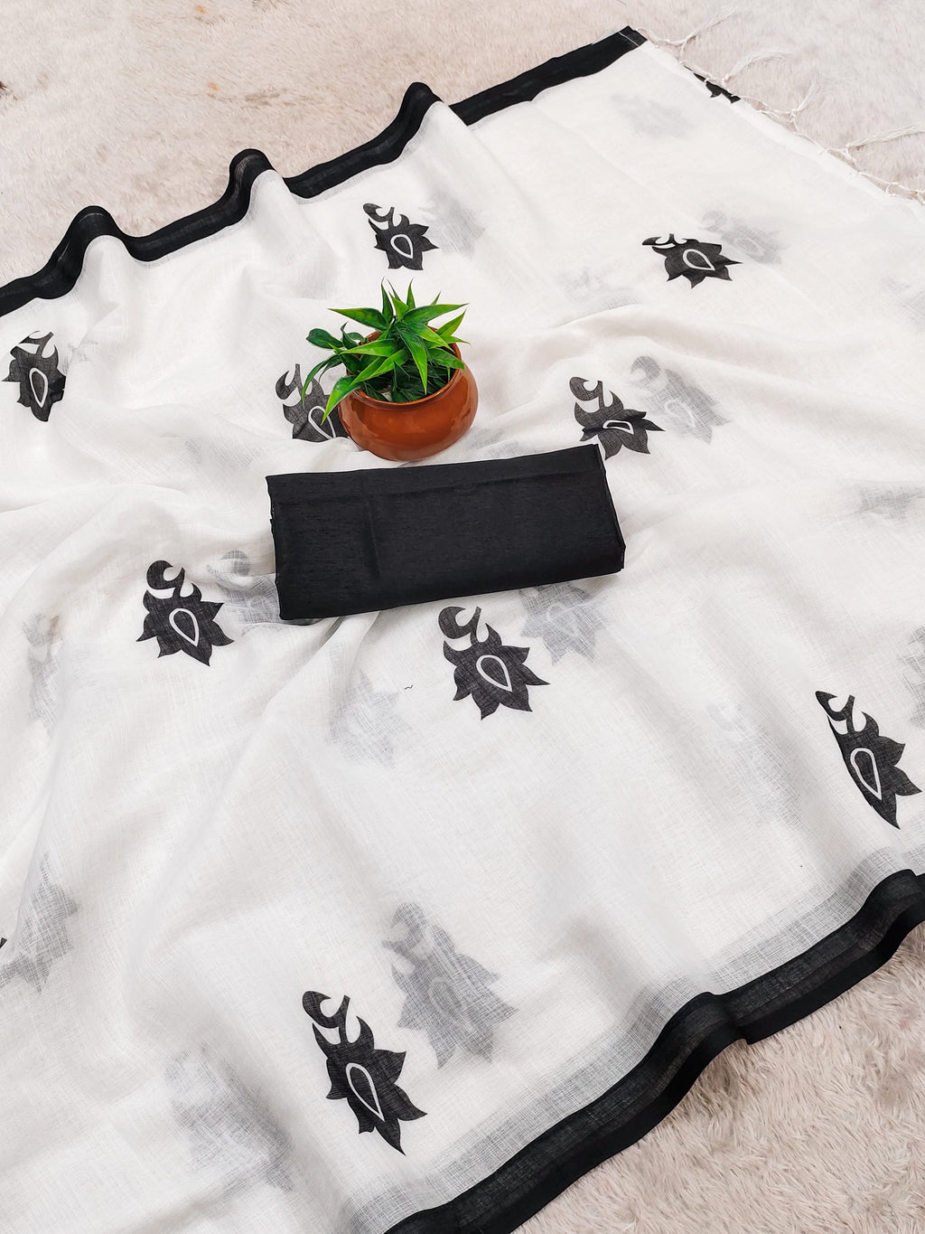 Zahlar Royale Elegant Linen Cotton Digital Printed Saree with Satin Banglory Blouse