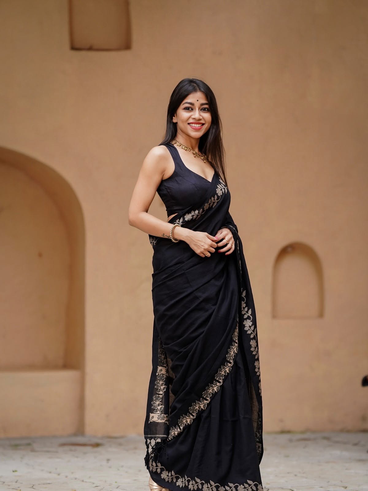 Elegant Zahlar Bloom Premium Linen Cotton Digital Printed Saree with Satin Banglory Blouse