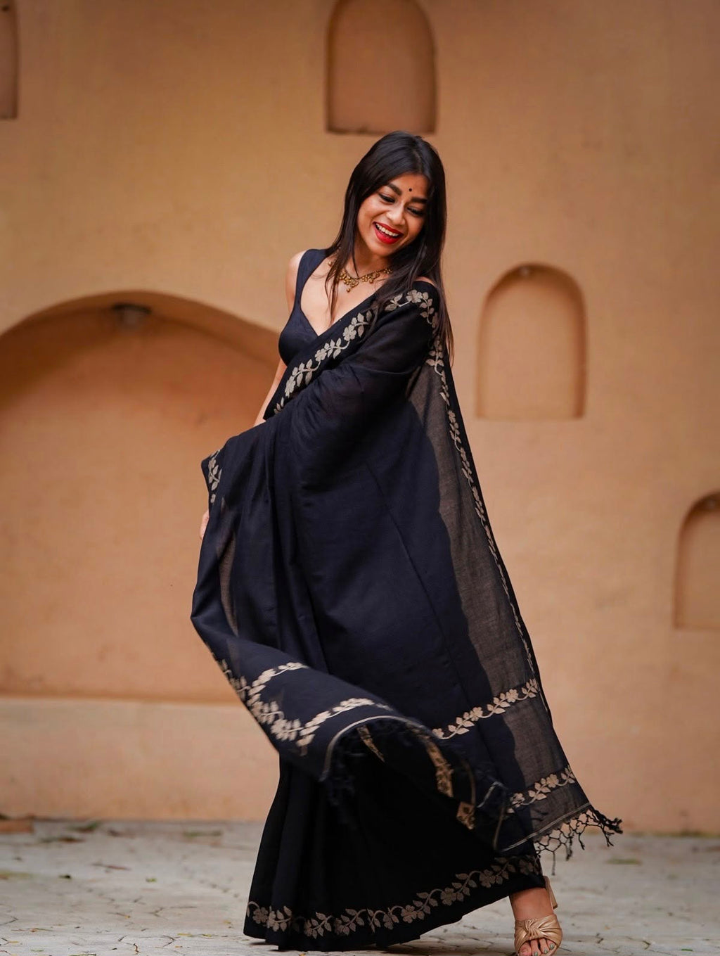 Elegant Zahlar Bloom Premium Linen Cotton Digital Printed Saree with Satin Banglory Blouse