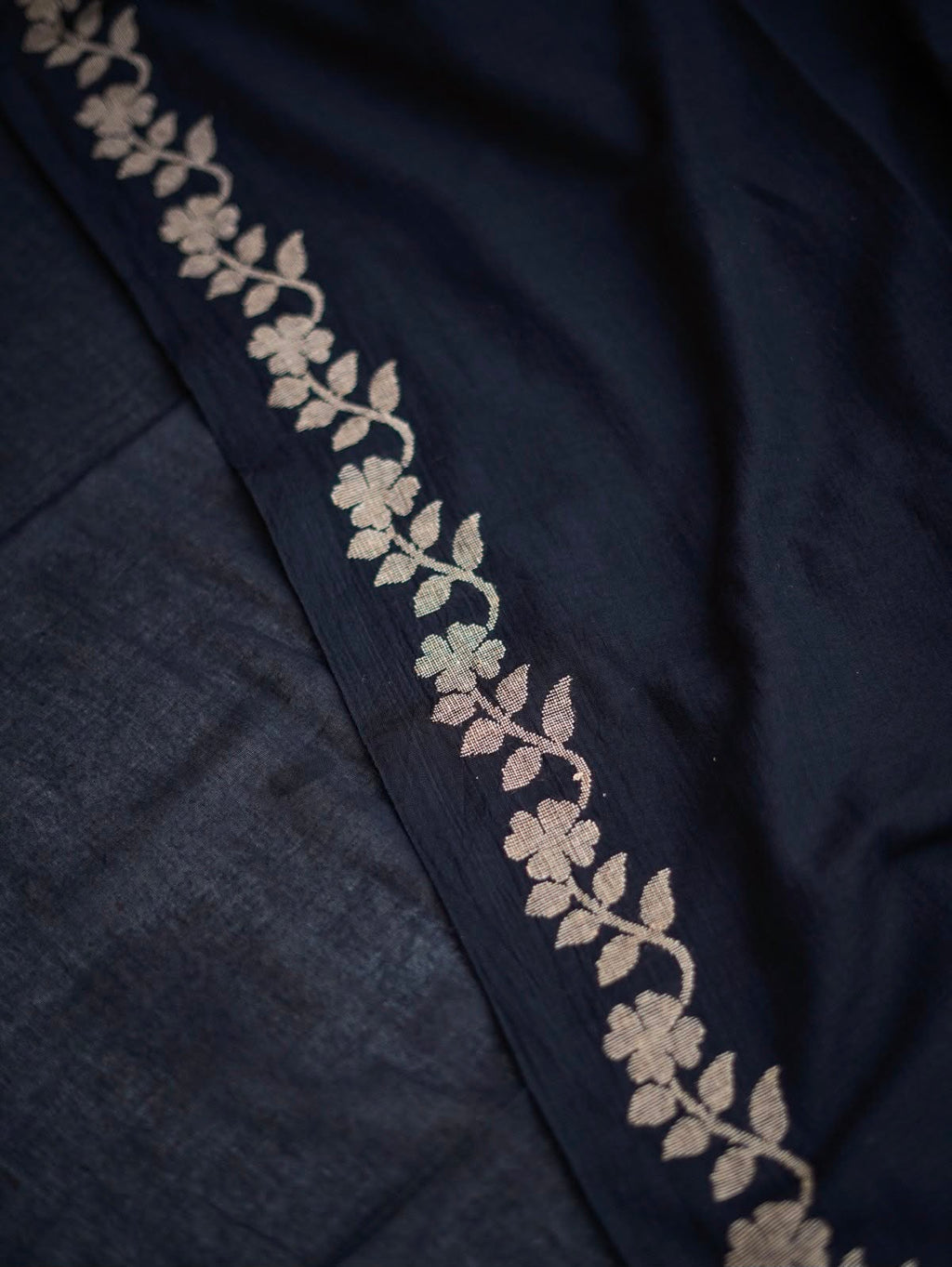 Elegant Zahlar Bloom Premium Linen Cotton Digital Printed Saree with Satin Banglory Blouse
