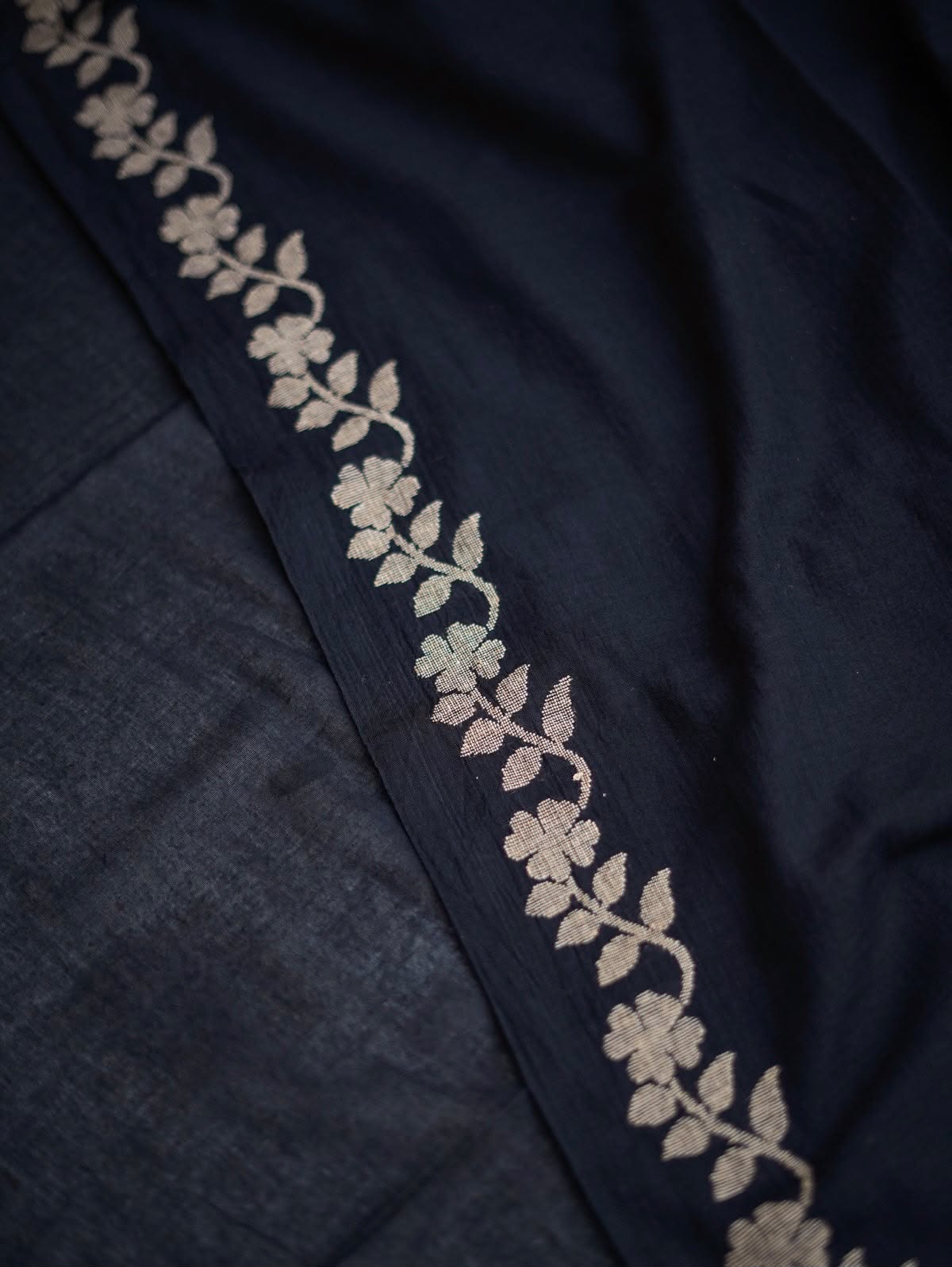 Elegant Zahlar Bloom Premium Linen Cotton Digital Printed Saree with Satin Banglory Blouse