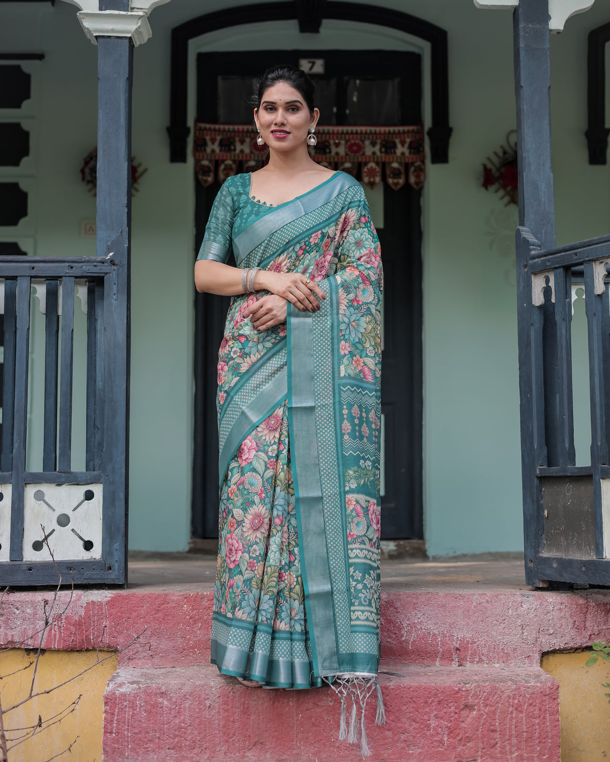 Royal Zahlar Elegance Linen Cotton Digital Printed Saree with Silver Zari Patta & Matching Blouse
