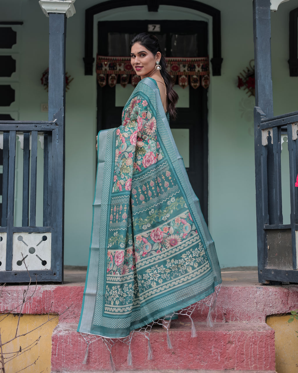 Royal Zahlar Elegance Linen Cotton Digital Printed Saree with Silver Zari Patta & Matching Blouse