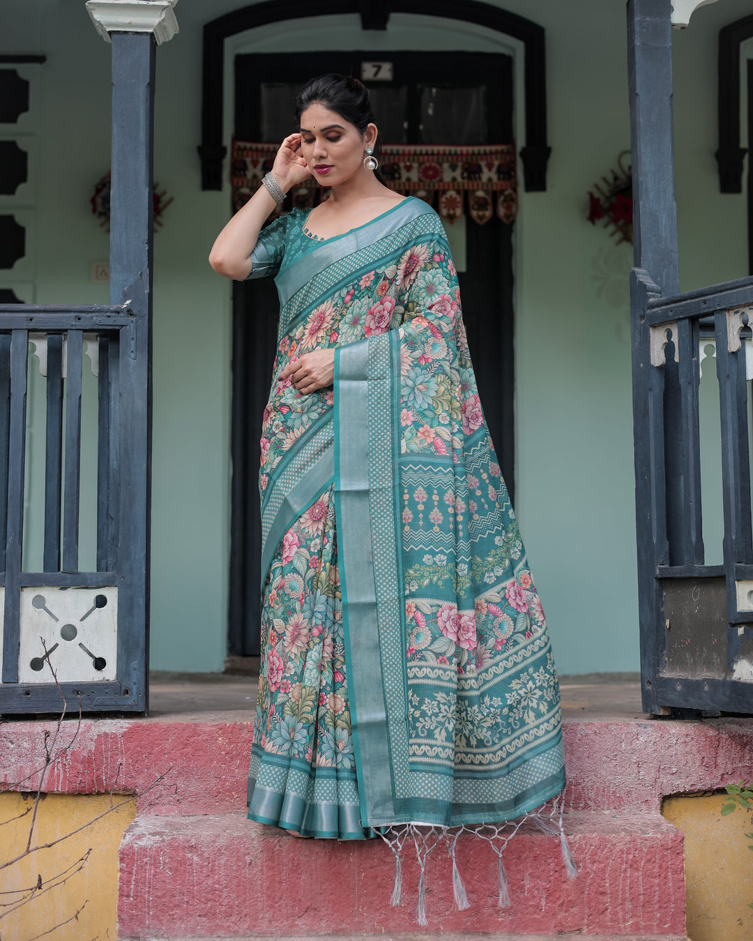 Royal Zahlar Elegance Linen Cotton Digital Printed Saree with Silver Zari Patta & Matching Blouse