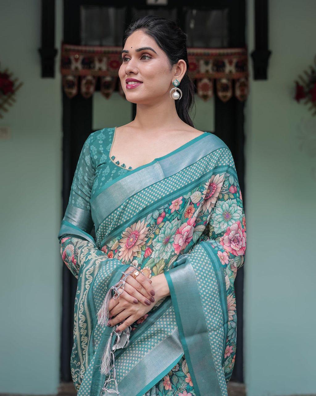 Royal Zahlar Elegance Linen Cotton Digital Printed Saree with Silver Zari Patta & Matching Blouse
