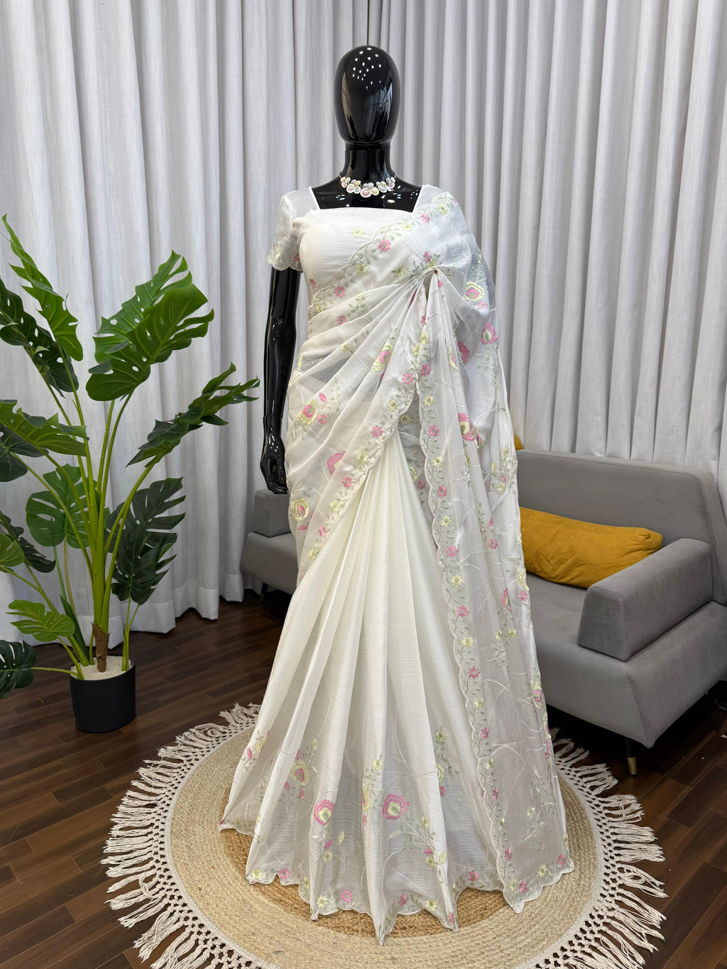Heavy Chiffon Saree with Elegant Thread Embroidery