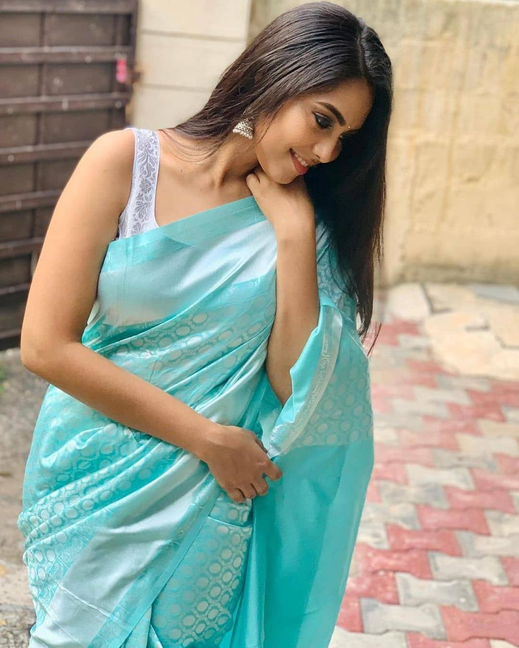 Soft Lichi Silk Jacquard Work Saree with Rich Pallu