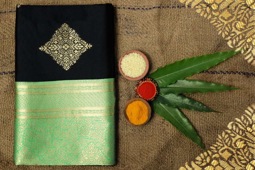 Elegant Lichi Silk Saree with Rich Pallu & Jacquard Border