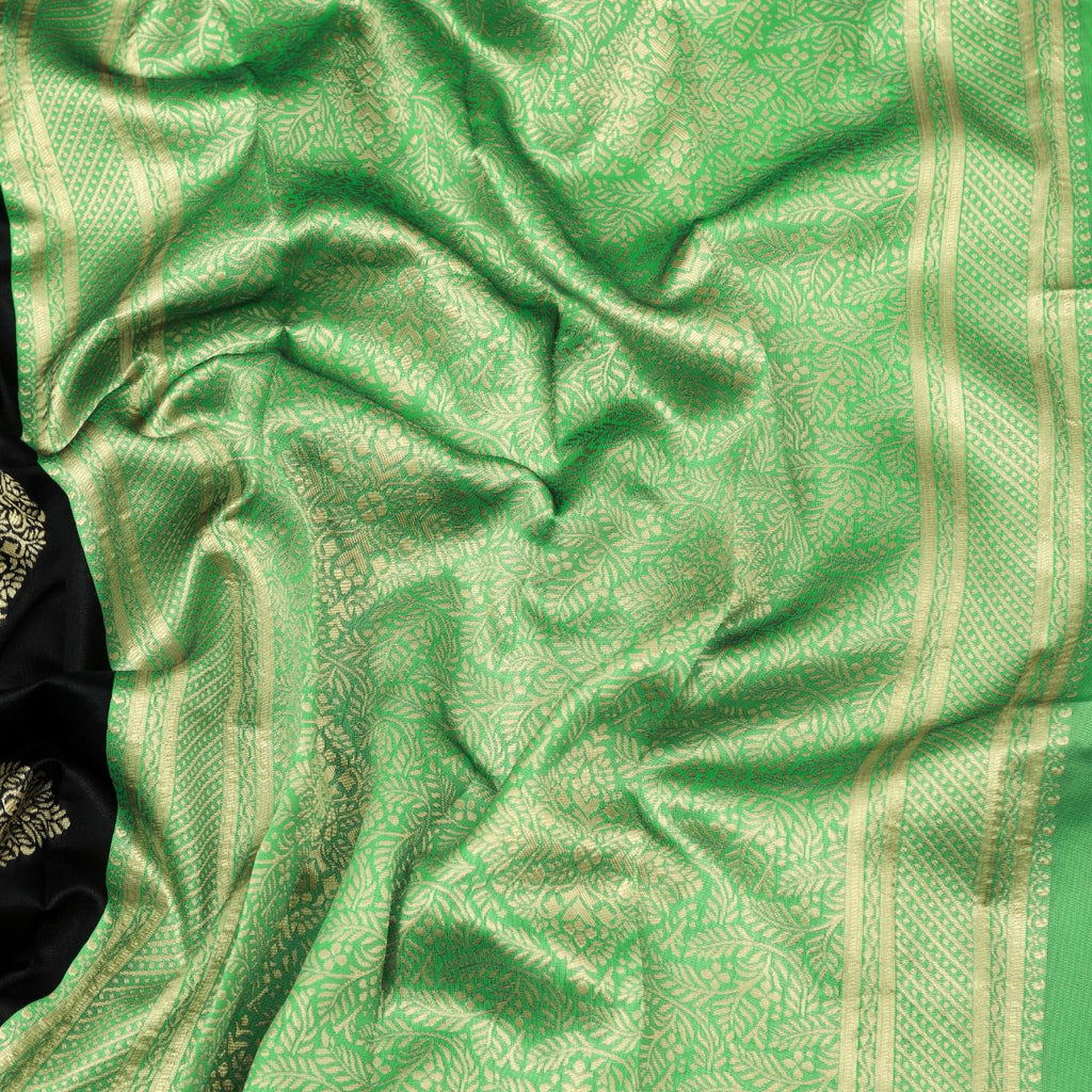 Elegant Lichi Silk Saree with Rich Pallu & Jacquard Border