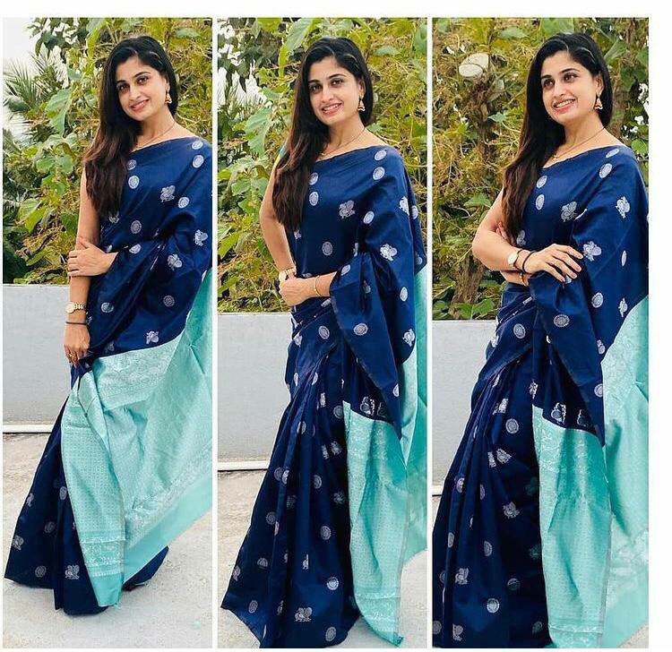 Royal Aqua Kanchipuram Navy Blue & Aqua Green Silk Saree with Rich Silver Zari Pallu