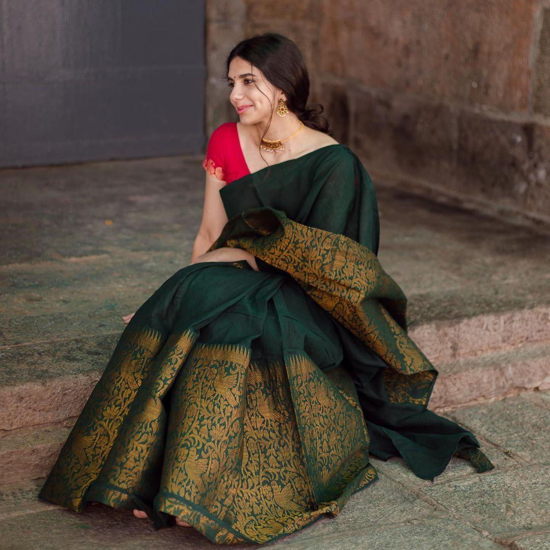 Regal Lichi Grace – Soft Lichi Silk Saree with Rich Pallu & All-Over Jacquard Work