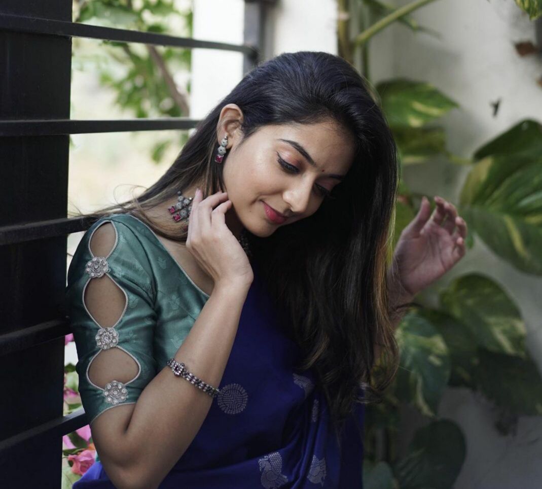 Royal Aqua Kanchipuram Navy Blue & Aqua Green Silk Saree with Rich Silver Zari Pallu