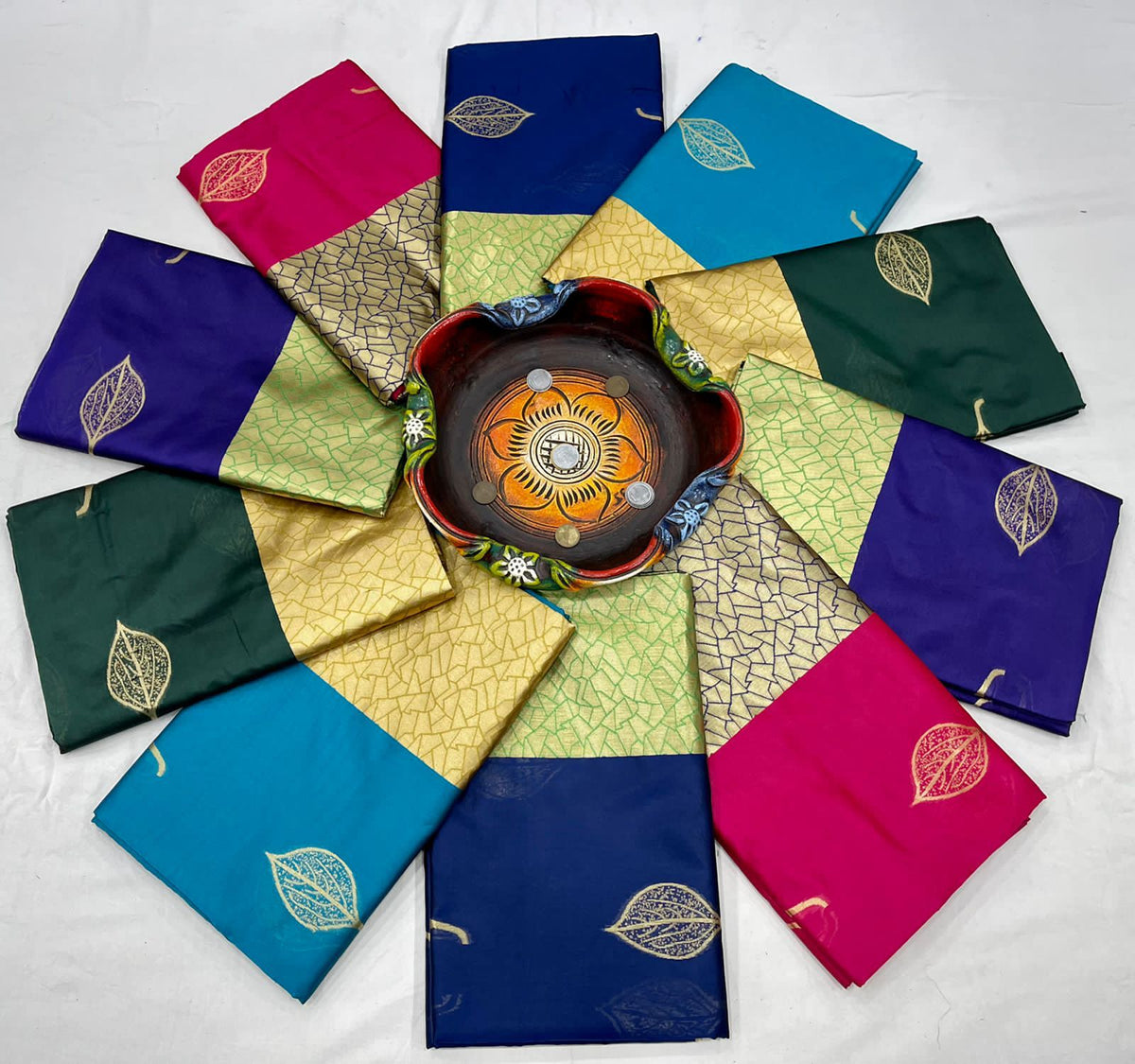 Lichi Silk Radiance – Elegant Soft Lichi Silk Saree with Rich Pallu & All-Over Jacquard Work