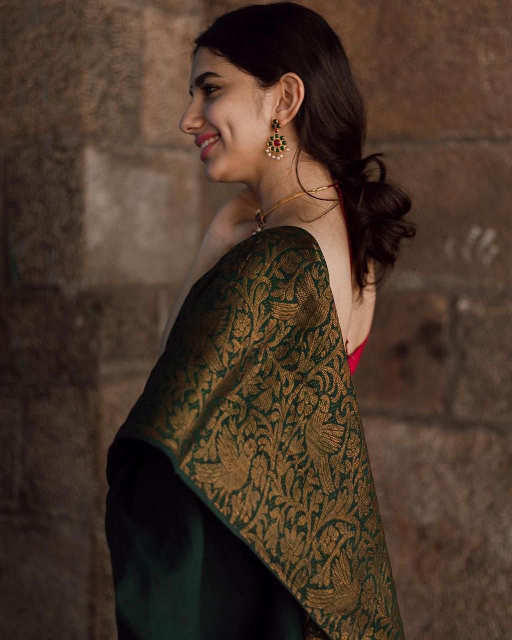 Regal Lichi Grace – Soft Lichi Silk Saree with Rich Pallu & All-Over Jacquard Work