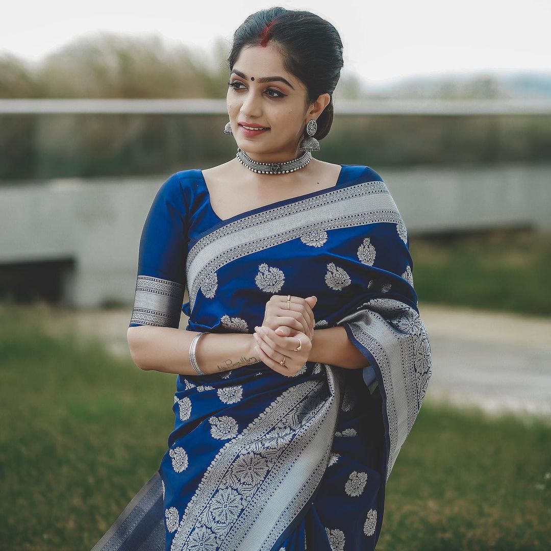 Lichi Silk Splendour Premium Soft Lichi Silk Saree with Rich Pallu & Exclusive All-Over Jacquard Work