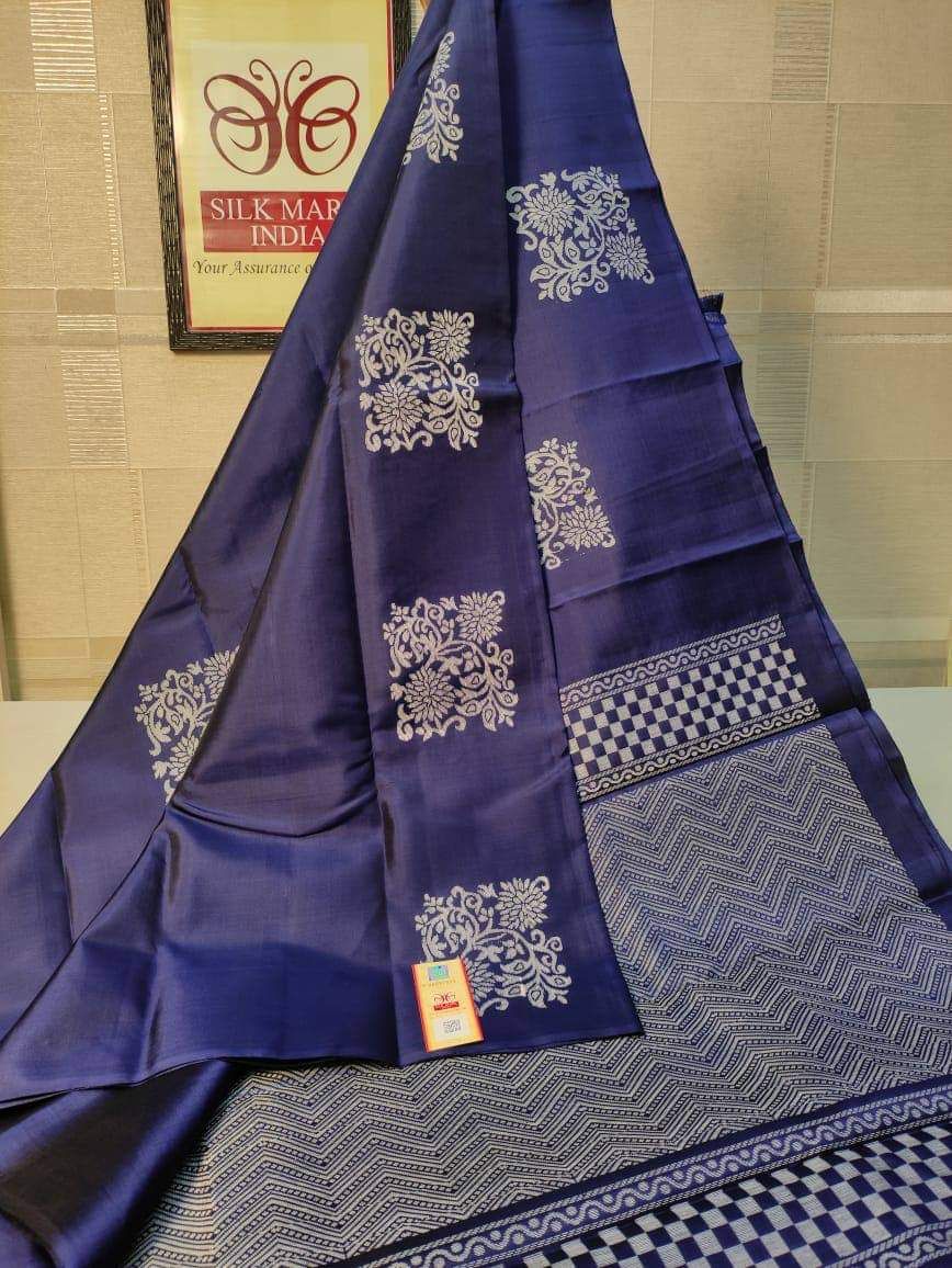 Lichi Silk Royal Charm Soft Lichi Silk Saree with Rich Pallu & All-Over Jacquard Work