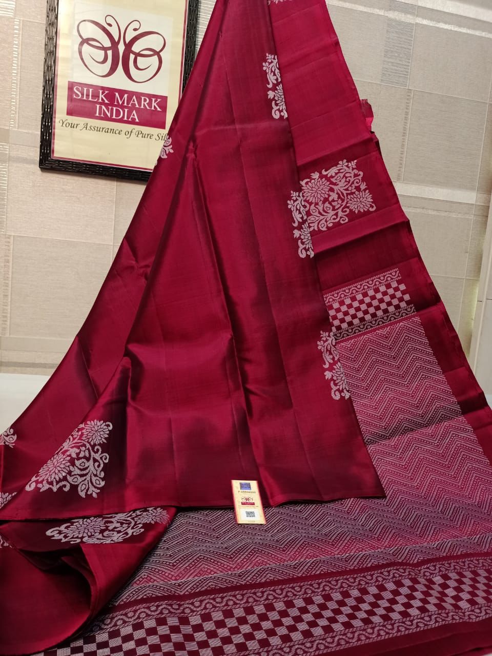 Lichi Silk Royal Charm Soft Lichi Silk Saree with Rich Pallu & All-Over Jacquard Work