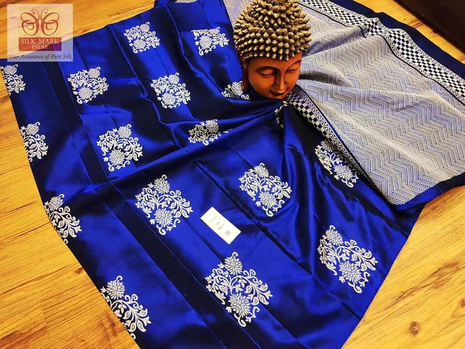 Lichi Silk Royal Charm Soft Lichi Silk Saree with Rich Pallu & All-Over Jacquard Work