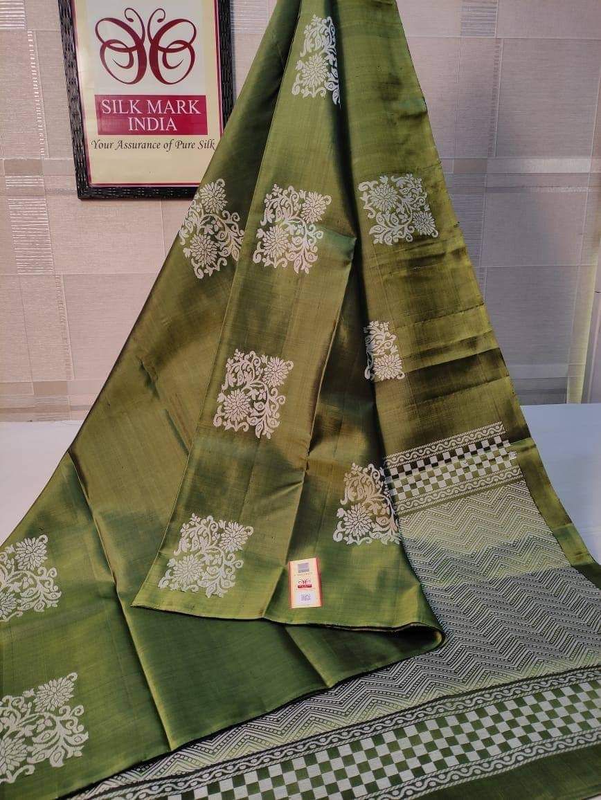 Lichi Silk Royal Charm Soft Lichi Silk Saree with Rich Pallu & All-Over Jacquard Work