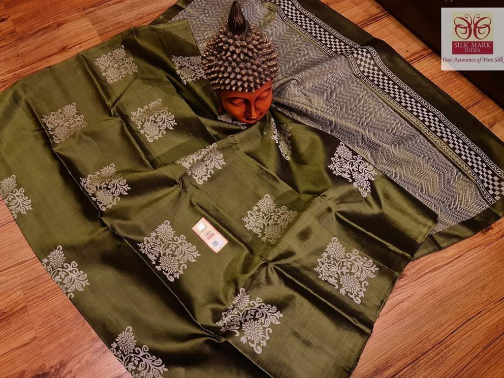 Lichi Silk Royal Charm Soft Lichi Silk Saree with Rich Pallu & All-Over Jacquard Work