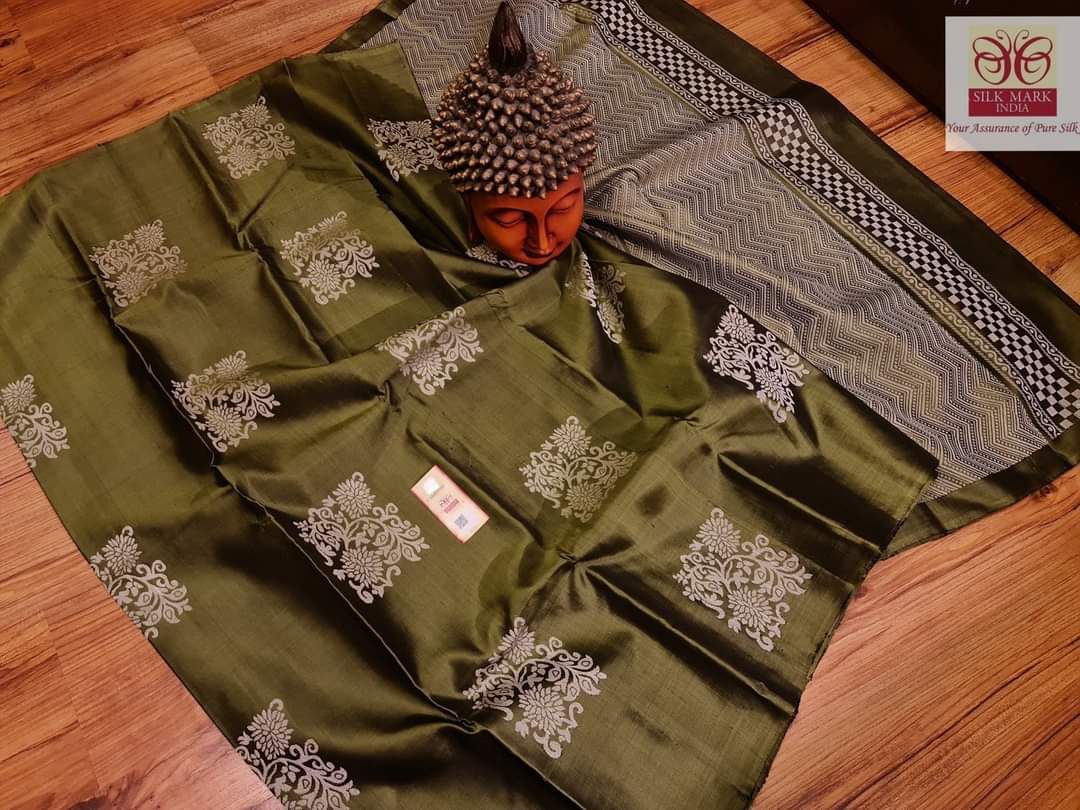 Lichi Silk Royal Charm Soft Lichi Silk Saree with Rich Pallu & All-Over Jacquard Work