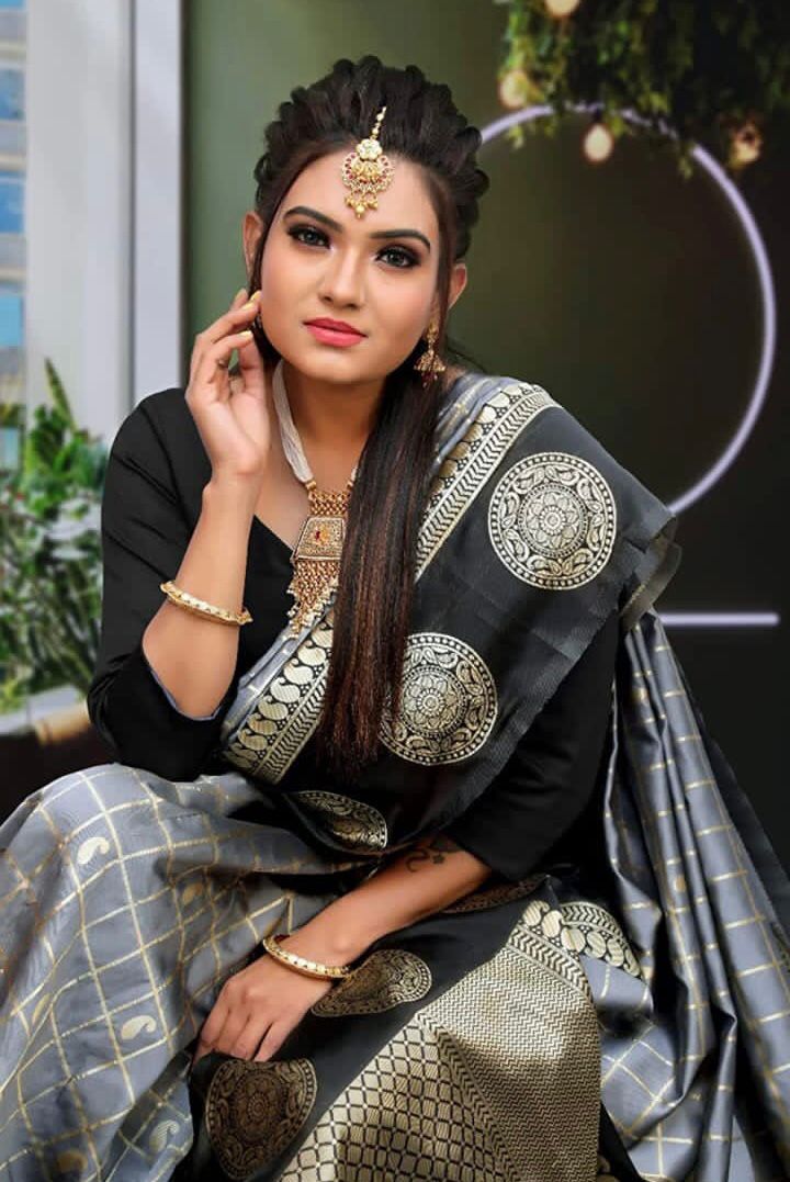 Lichi Silk Opulence Exquisite Soft Lichi Silk Saree with Rich Pallu & Intricate Jacquard Work