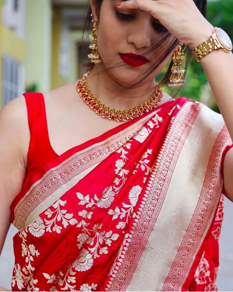 Lichi Silk Grace Elegant Soft Lichi Silk Saree with Rich Pallu & All-Over Jacquard Work