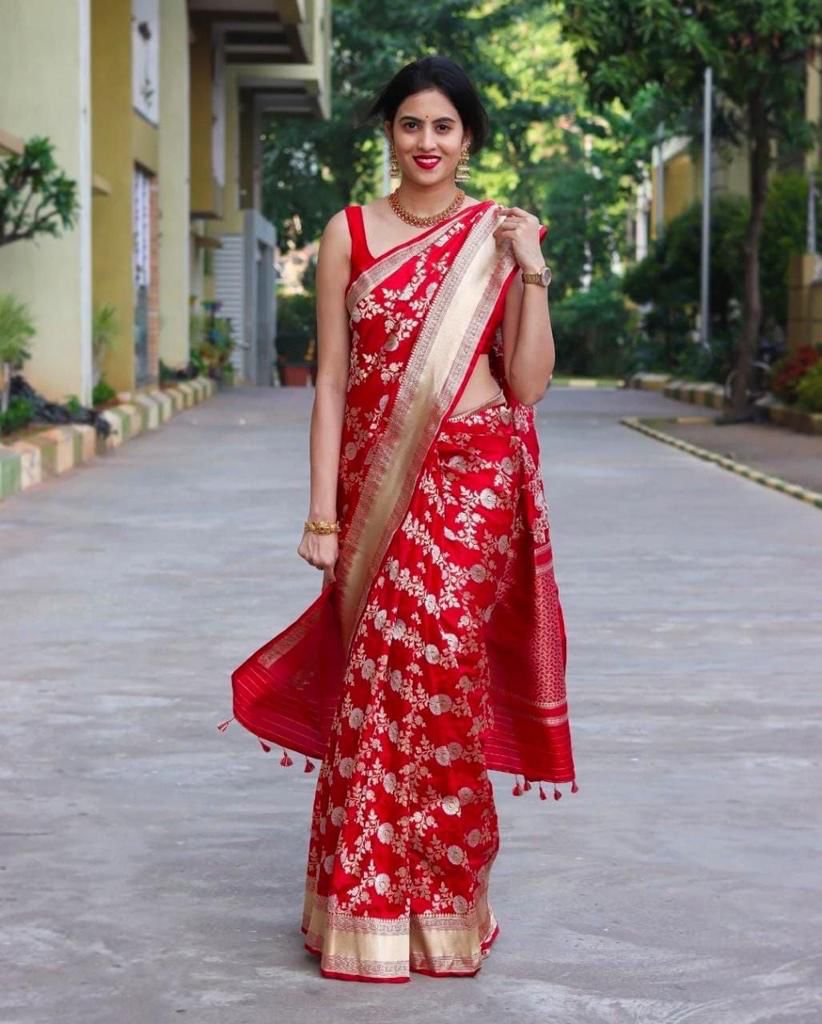 Lichi Silk Grace Elegant Soft Lichi Silk Saree with Rich Pallu & All-Over Jacquard Work