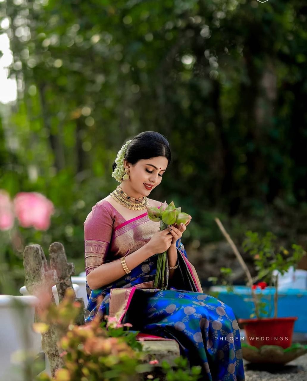 Lichi Silk Regal Elegance Soft Lichi Silk Saree with Rich Pallu & All-Over Jacquard Work