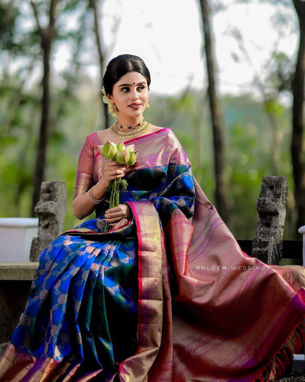 Lichi Silk Regal Elegance Soft Lichi Silk Saree with Rich Pallu & All-Over Jacquard Work