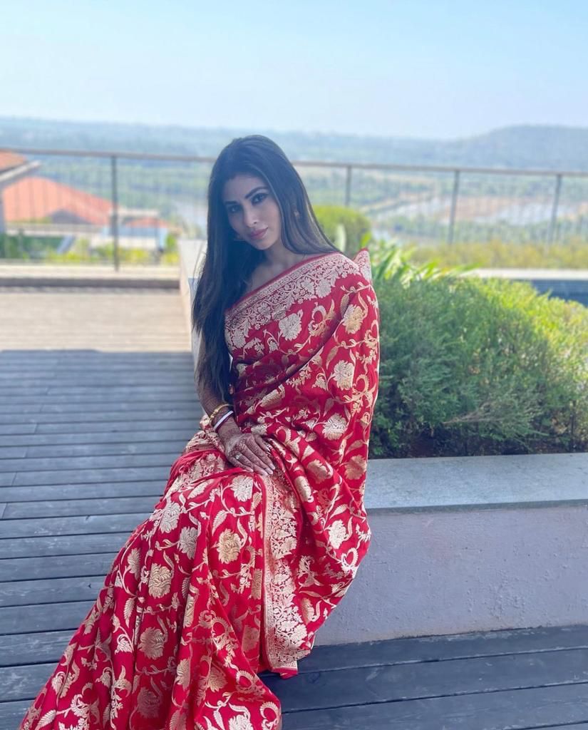 Lichi Silk Elegance Soft Lichi Silk Saree with Rich Pallu & All-Over Jacquard Work
