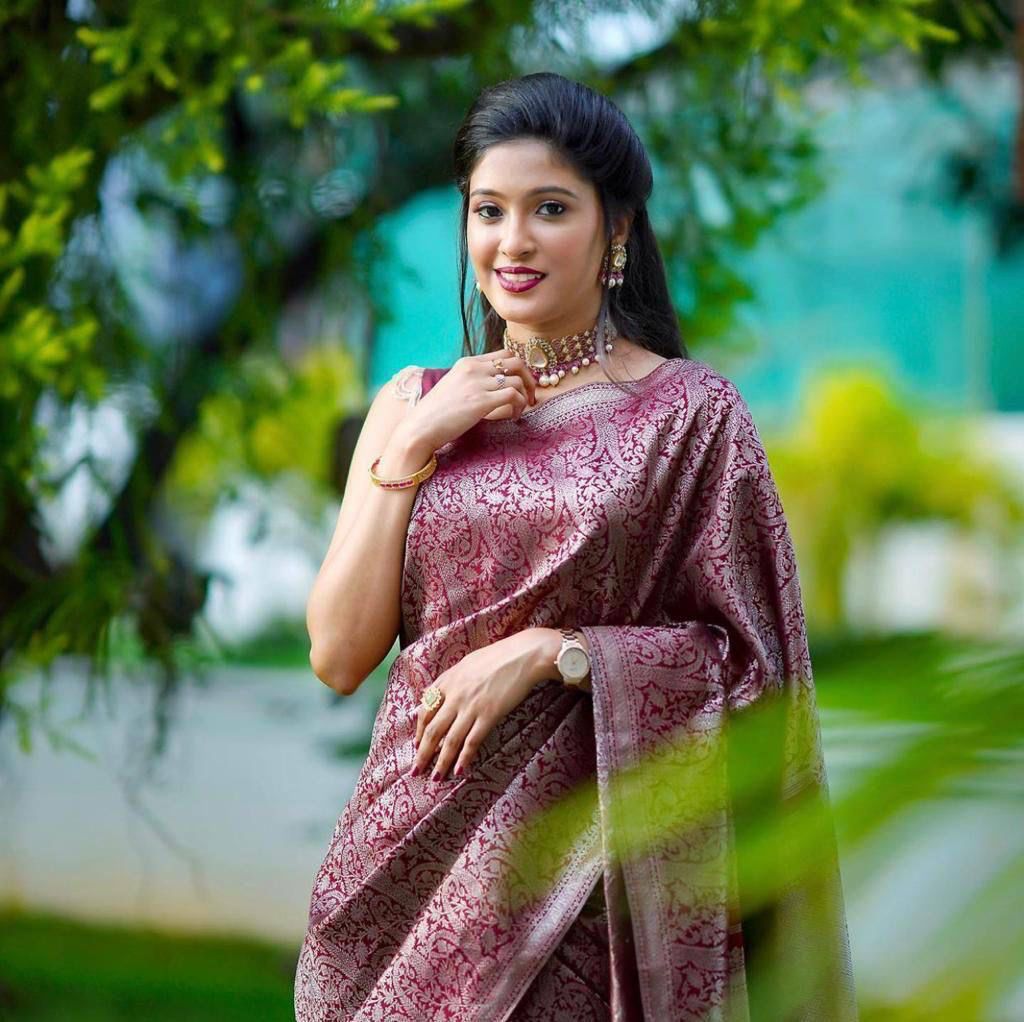 Lichi Silk Royal Charm Soft Lichi Silk Saree with Rich Pallu & All-Over Jacquard Work