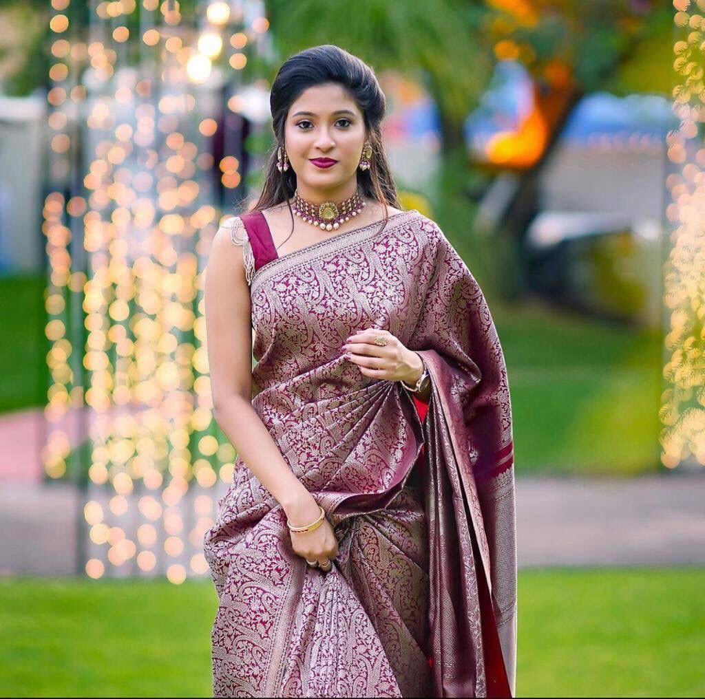 Lichi Silk Royal Charm Soft Lichi Silk Saree with Rich Pallu & All-Over Jacquard Work