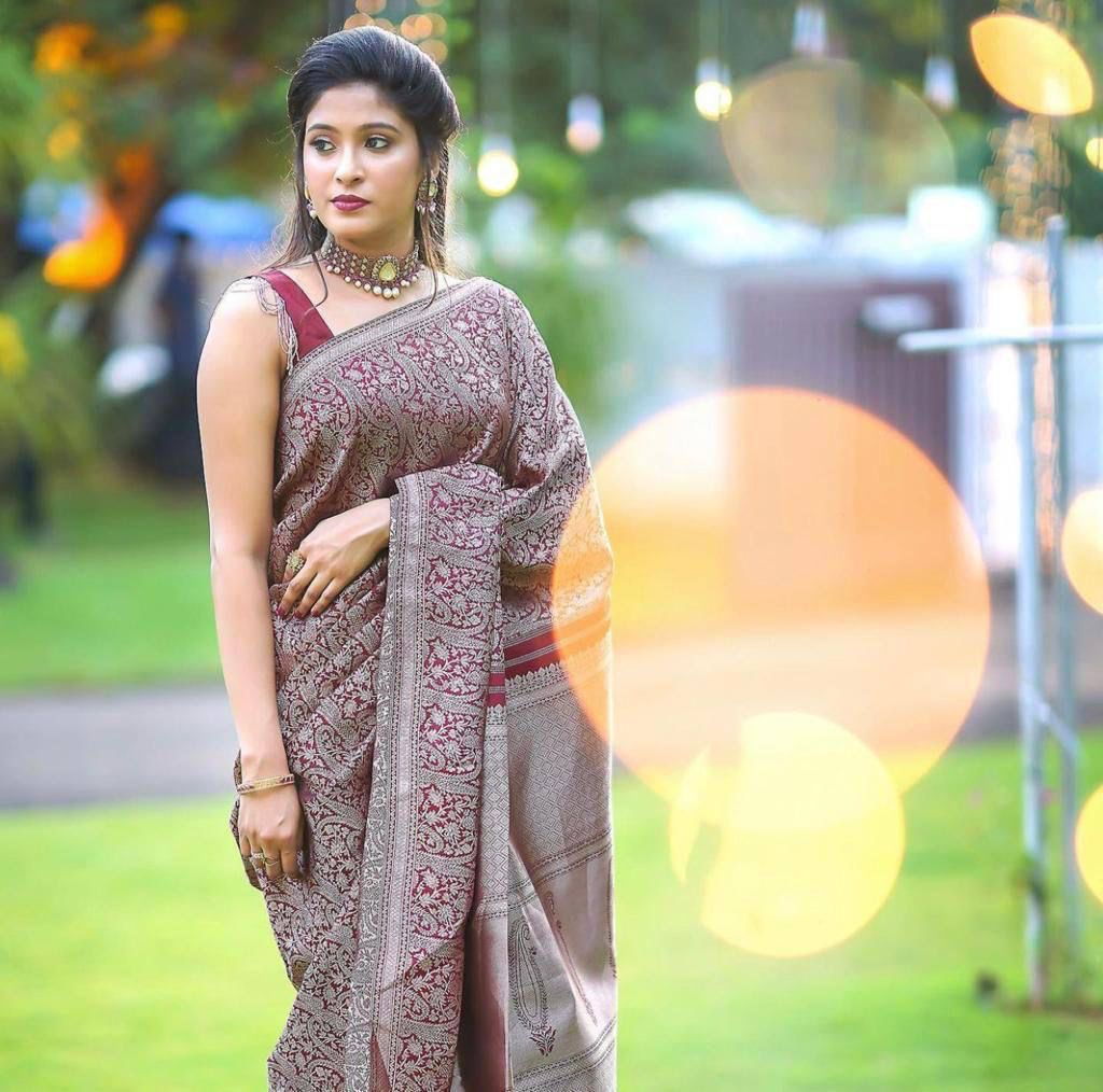 Lichi Silk Royal Charm Soft Lichi Silk Saree with Rich Pallu & All-Over Jacquard Work