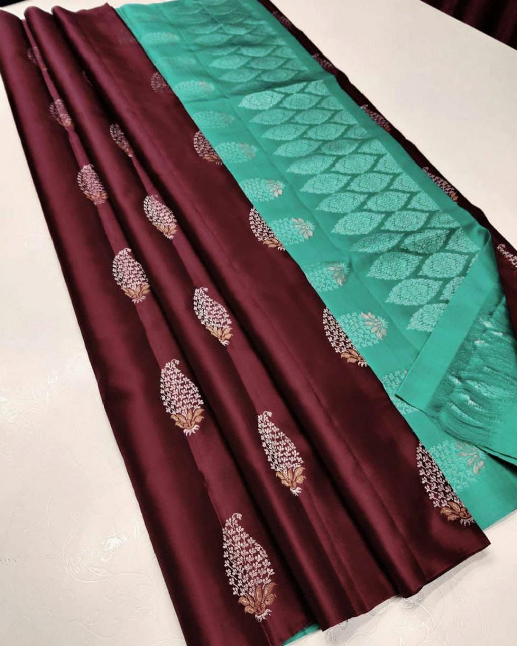 Elegant Lichi Royale  Soft Lichi Silk Saree with Rich Pallu & All-Over Jacquard Work