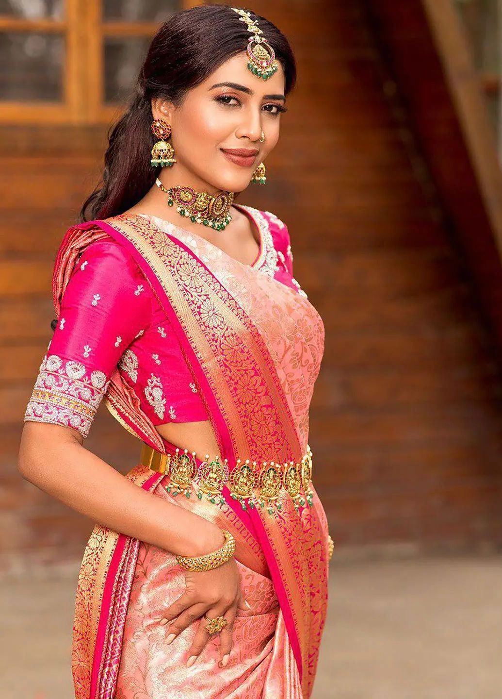 Soft Lichi Silk Saree with Elegant Jacquard Weave, Rich Pallu & Exclusive Border Blouse