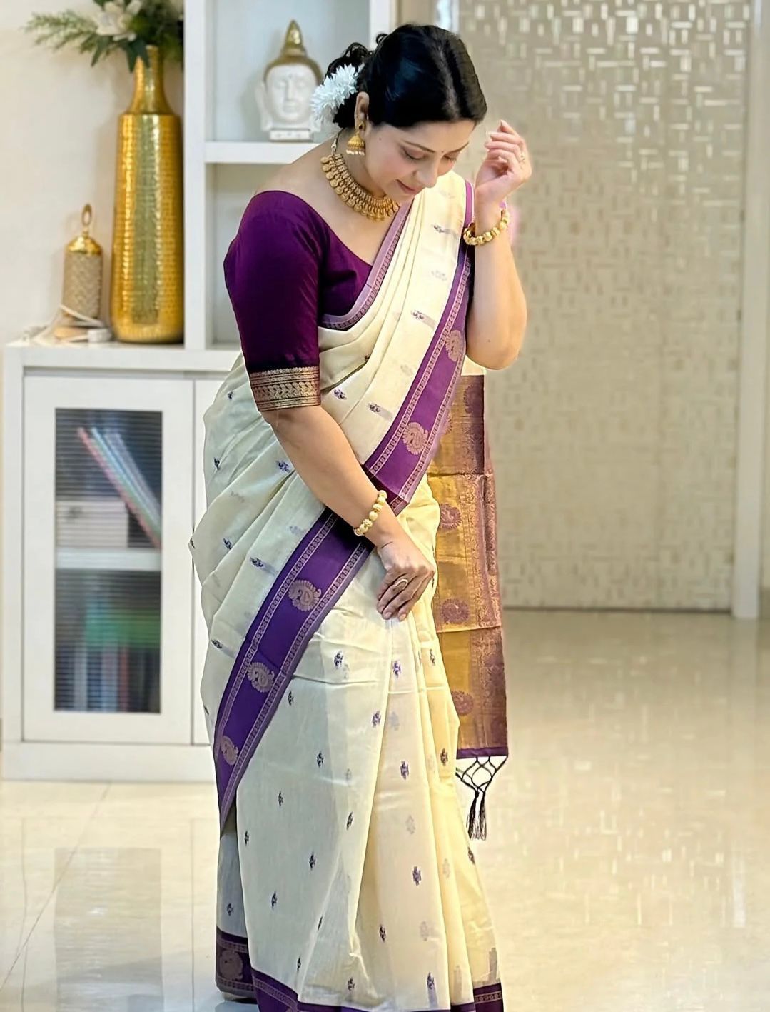 Soft Lichi Silk Saree with Rich Pallu & All-Over Jacquard Work and Running Border Blouse