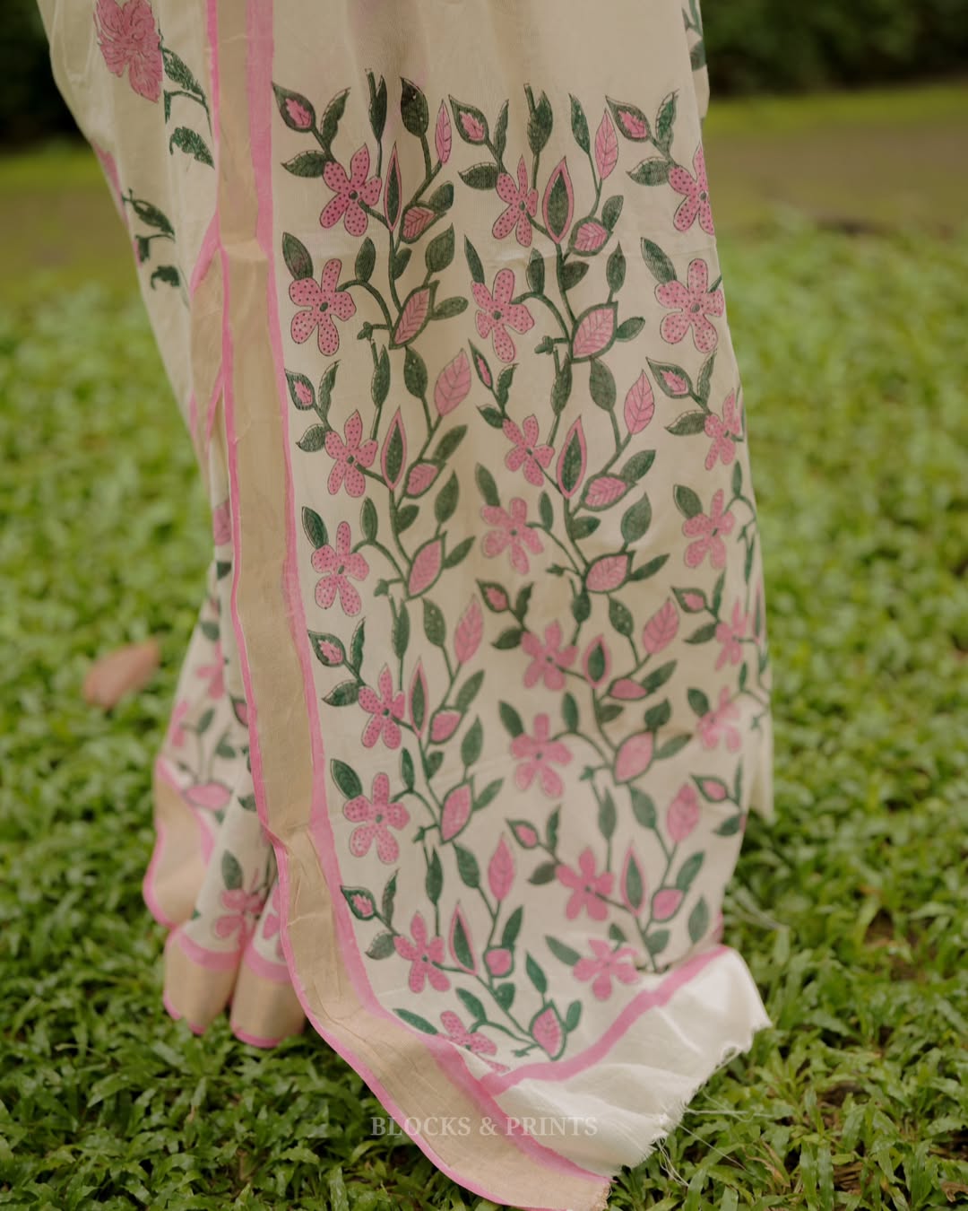 Elegant Blossom Digital Print Linen Cotton Saree with Matching Blouse