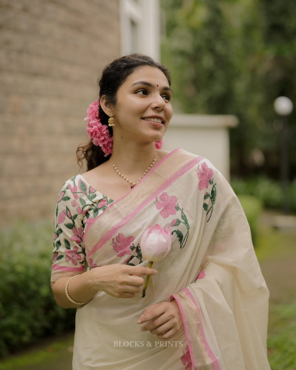 Elegant Blossom Digital Print Linen Cotton Saree with Matching Blouse