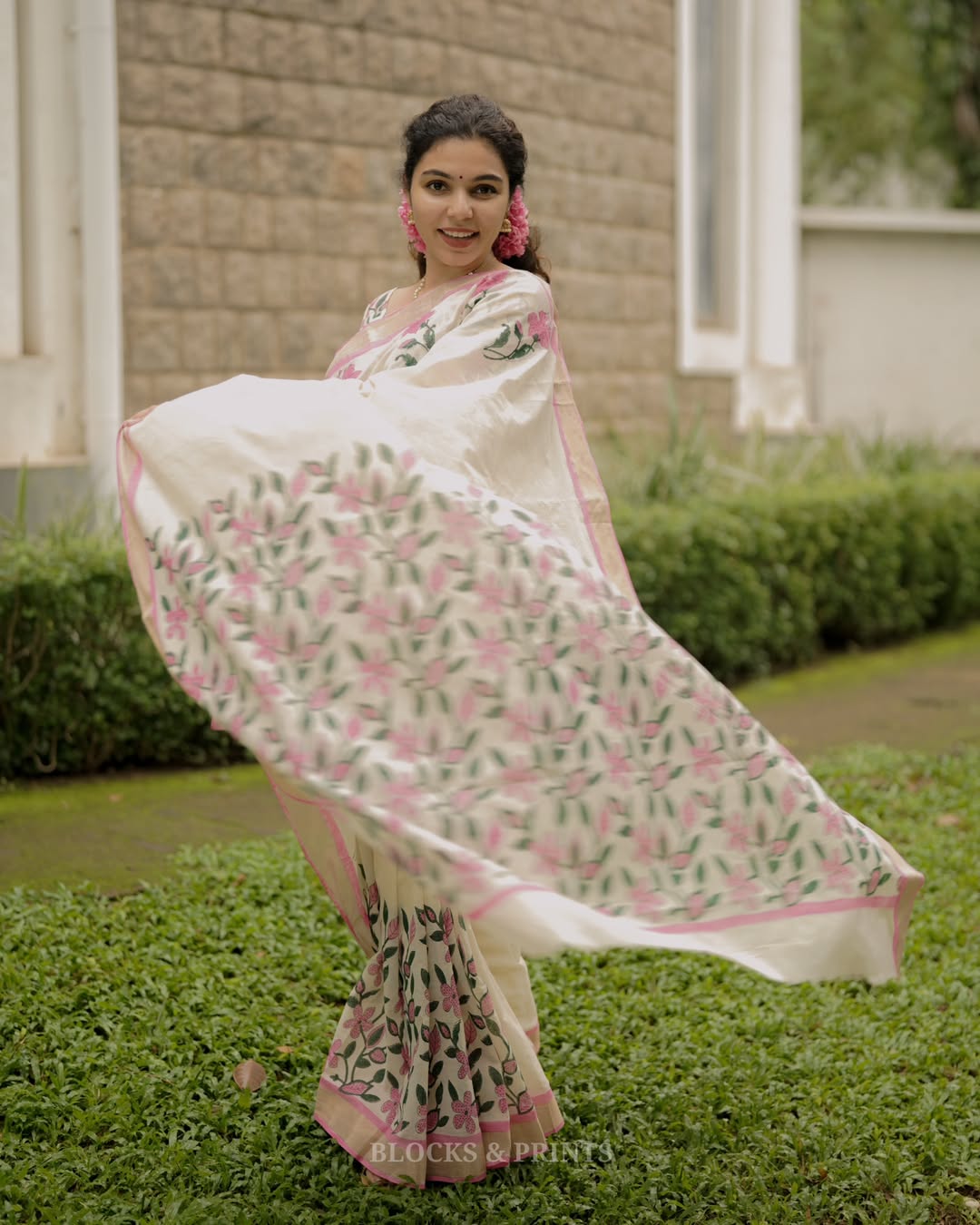 Elegant Blossom Digital Print Linen Cotton Saree with Matching Blouse